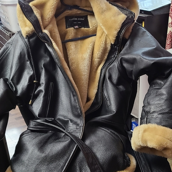 Tanners Heavy Leather Coat - Picture 1 of 3